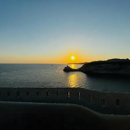 With Pool Between Porto-vecchio And Bonifacio 索塔