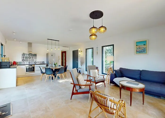 With Pool Between Porto-vecchio And Bonifacio 度假居 *