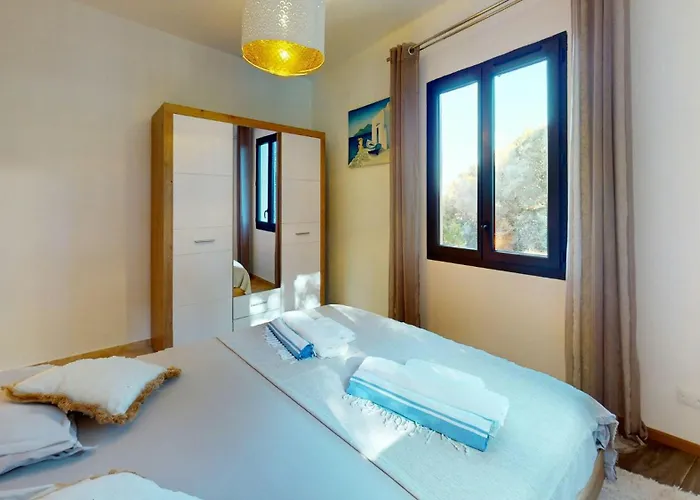 With Pool Between Porto-vecchio And Bonifacio * 索塔