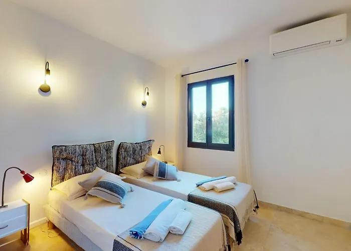 With Pool Between Porto-vecchio And Bonifacio 度假居 索塔