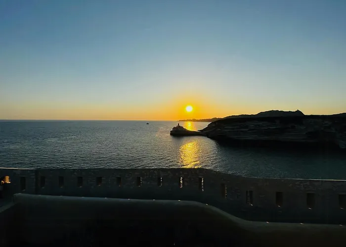 With Pool Between Porto-vecchio And Bonifacio 索塔