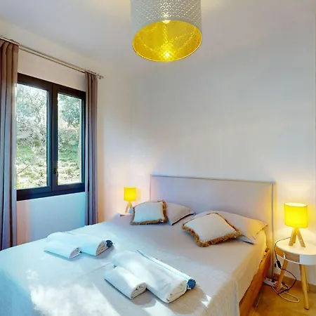 With Pool Between Porto-vecchio And Bonifacio Sotta